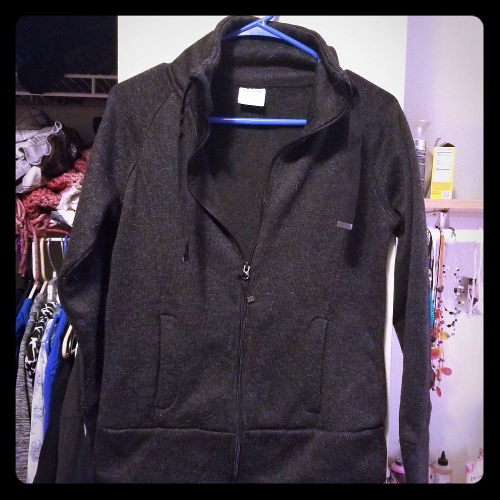 Zip up sweater